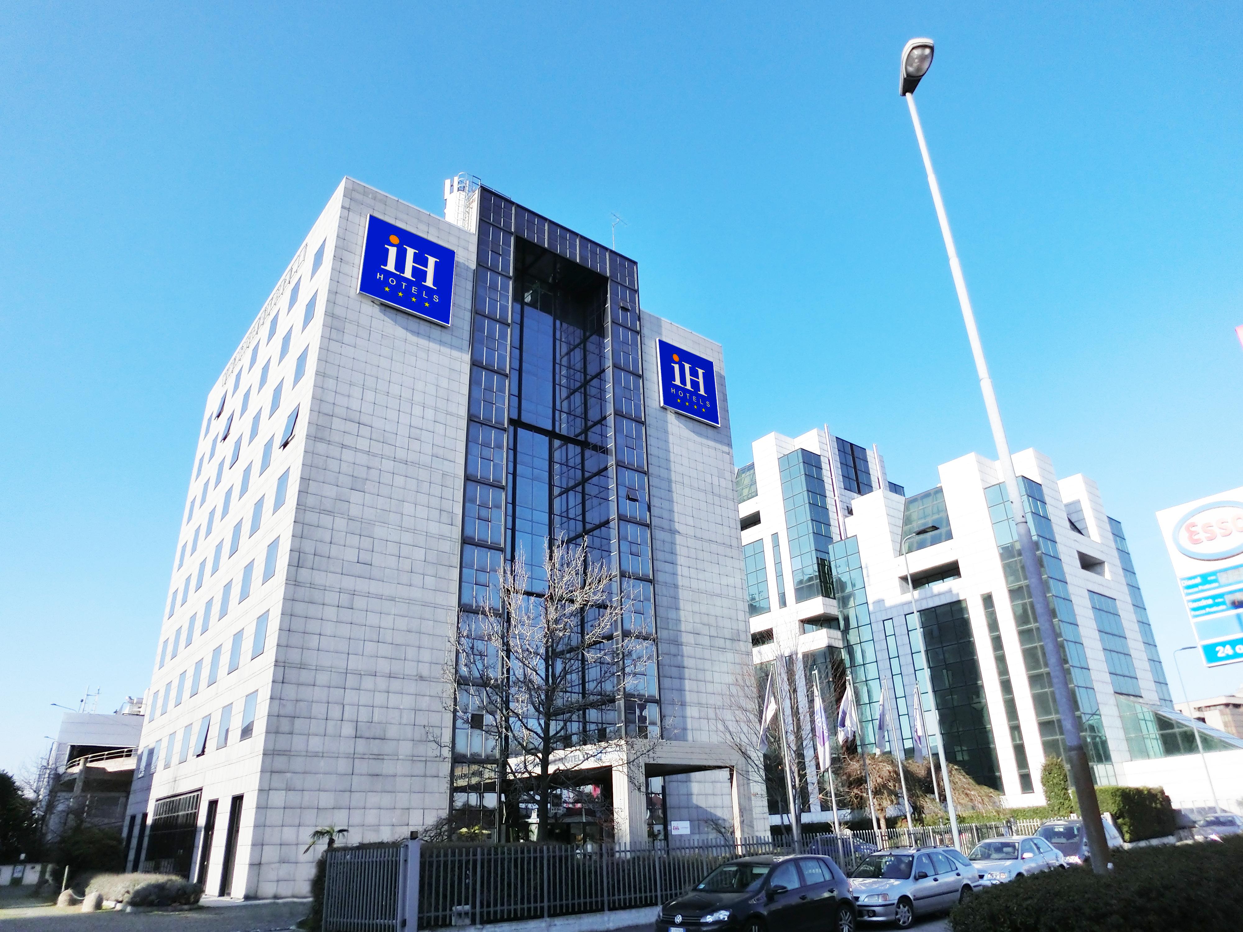 Ih Lorenteggio Hotel 4*