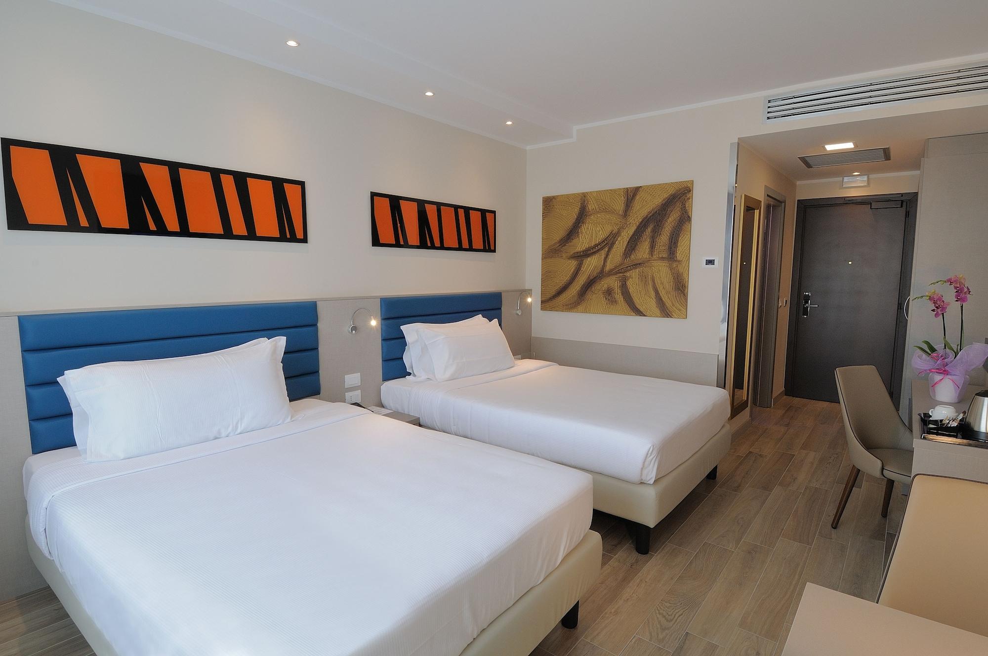 Hotel Ih Lorenteggio 4*